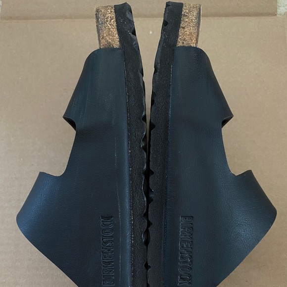 Birkenstock Women’s Black Arizona Sandals - Picture 7 of 8